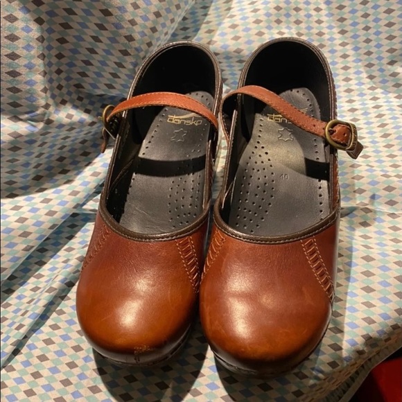 Brown Dansko shoes - Picture 2 of 6